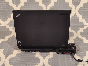 Lenovo R400 +dokovacia stanica - 2