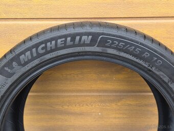 Sada 4 x Michelin E PRIMACY 2 225/45/R19 - 2