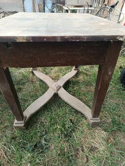 Starožitný stol-60,-eur - 2
