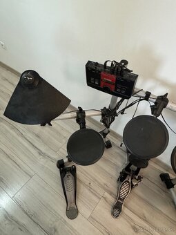 Predám elektronické bicie Yamaha DTXplorer - 2