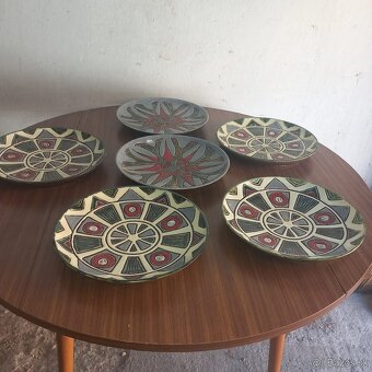 Predám keramické taniere 6 ks - 2