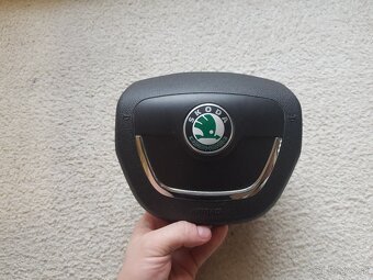 Predám hnedý airbag Škoda Superb 2 L&K - 2