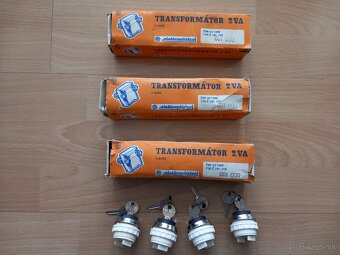 Predám transformátory TR2 380/24. 2VA, vypínače s kľúčom - 2