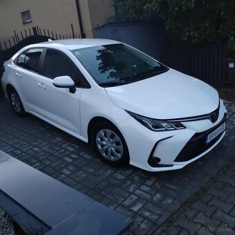 TOYOTA COROLLA 1,5 benzin 2023 TOP STAV - 2