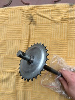 Hriadeľ šľapadiel babetta 210/215/225 - 2