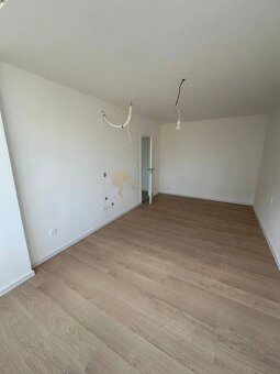 zrekonštruovaný 2-izb. byt, Komárnická, Ružinov, 3.p./9, bal - 2