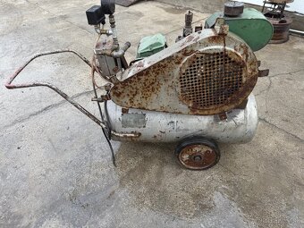 Vzduchový kompresor - 2