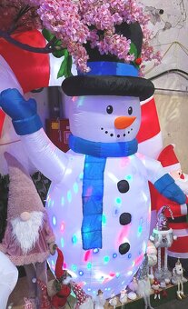 Nafukovacia svietiaca vianočná dekorácia s osvetlením - 2