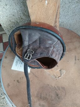 Stará moto prilba - 2