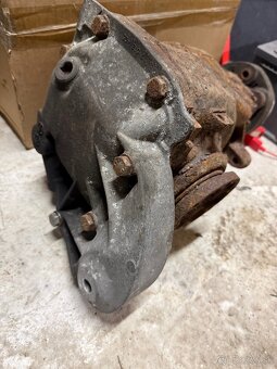 Diferenciál z BMW e90 330xd manuál - 2