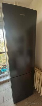 Chladnička Samsung čierna 353l - 2