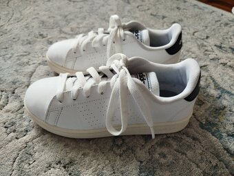 Tenisky Adidas unisex - veľkosť 33, super stav - 2