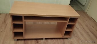Stolík pod televízor - 2