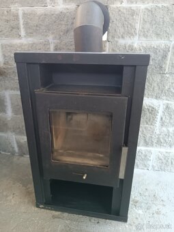 Predám krbové kachle, výhrevnosť 5kW - 2