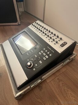 QSC TouchMix-30 Pro - 2
