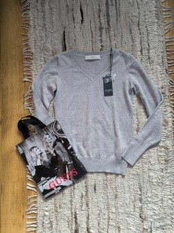 Dámsky pulóver Guess  veľ. XS + darčeková taška Guess - 2
