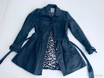 Trendy Tmavošedý Kabátik Brilliantime s Leopardiou Podšívkou - 2