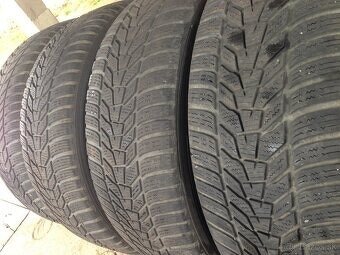Predam zimne pneu 235/55 R19 5/6mm - 2