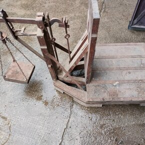 Váha starožitna - 2