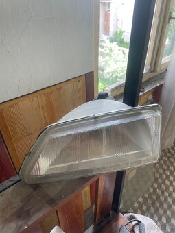 Ľavý predný svetlomet VALEO pre Peugeot 106 - 2