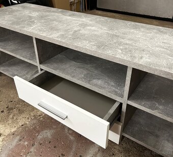 Televízny stolík - 2