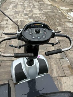 Invalidný elektrický vozík - 2