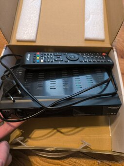 Amiko 8250+ tv satelitný box - 2