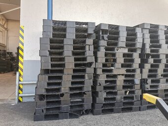 darujem použité plastové palety - 2