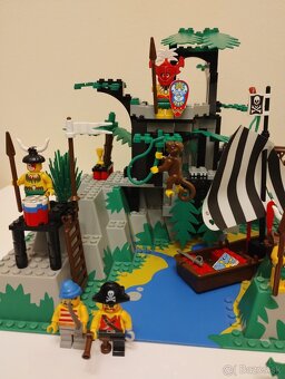 LEGO Pirates 6278 Enchanted Island - 2