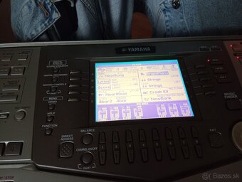 Yamaha PSR 2100 klavír - 2