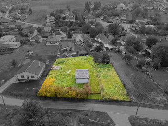 Exkluzívne iba u nás na predaj stavebný pozemok 1251m2 , Bre - 2