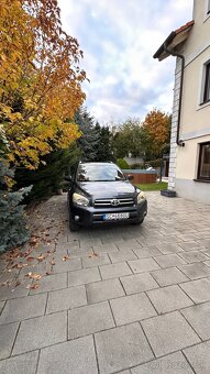 Predám toyota RAV4 4x4 - 2