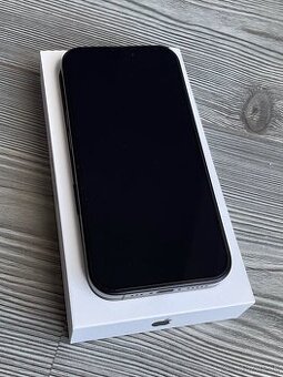 iPhone 16 Pro 128 GB čierny titán - 2