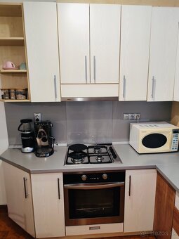 Prenajmem zariadení 3 izbový byt s balkonom na Novom Juhu - 2