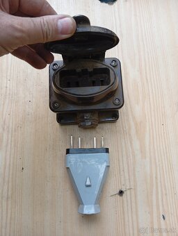 Predam zásuvky na 380V/400V - 2