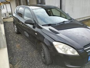 Kia Ceed 1,4 benzin na diely. - 2