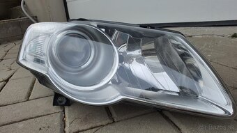Predné práve svetlo Volkswagen Passat B6 - 2