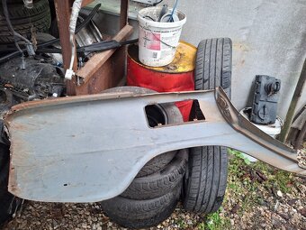 zadny blatnik skoda 100 - 2