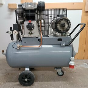 Schneider kompresor Universal 650-90-10 - 2