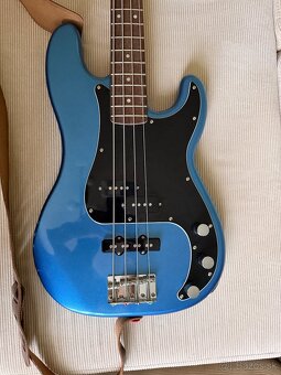 Fender Squier Precision Bass - 2