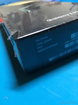Samsung galaxy z Flip 6 12GB/256gb mint - 2