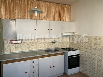 Predaj - Slnečný 4 izbový byt na skvelom mieste v Zakvášove  - 2