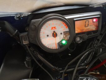 SUZUKI GSXR-1000 K4 - 2