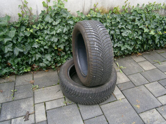 Predám 2x zimné pneu Godyear 205/55 R16 94VXL - 2
