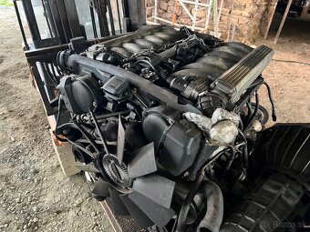 BMW E31 850i motor + prevodovka - 2