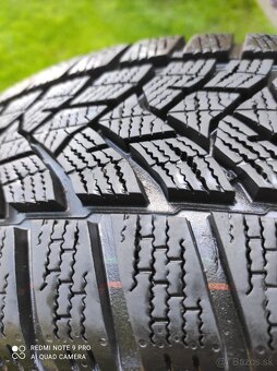 205/60 r16 zimné pneu. Dunlop 8 mm - 2