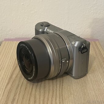 Sony A5000 Stříbrný + objektiv + příslušenství - 2