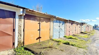 KOŠICE JUH - GARÁŽ PRI MALEJ STANICI 18 M2 - 2