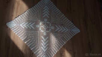 Háčkovaný obrus - 2