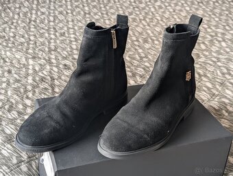 Tommy Hilfiger č41 - 2